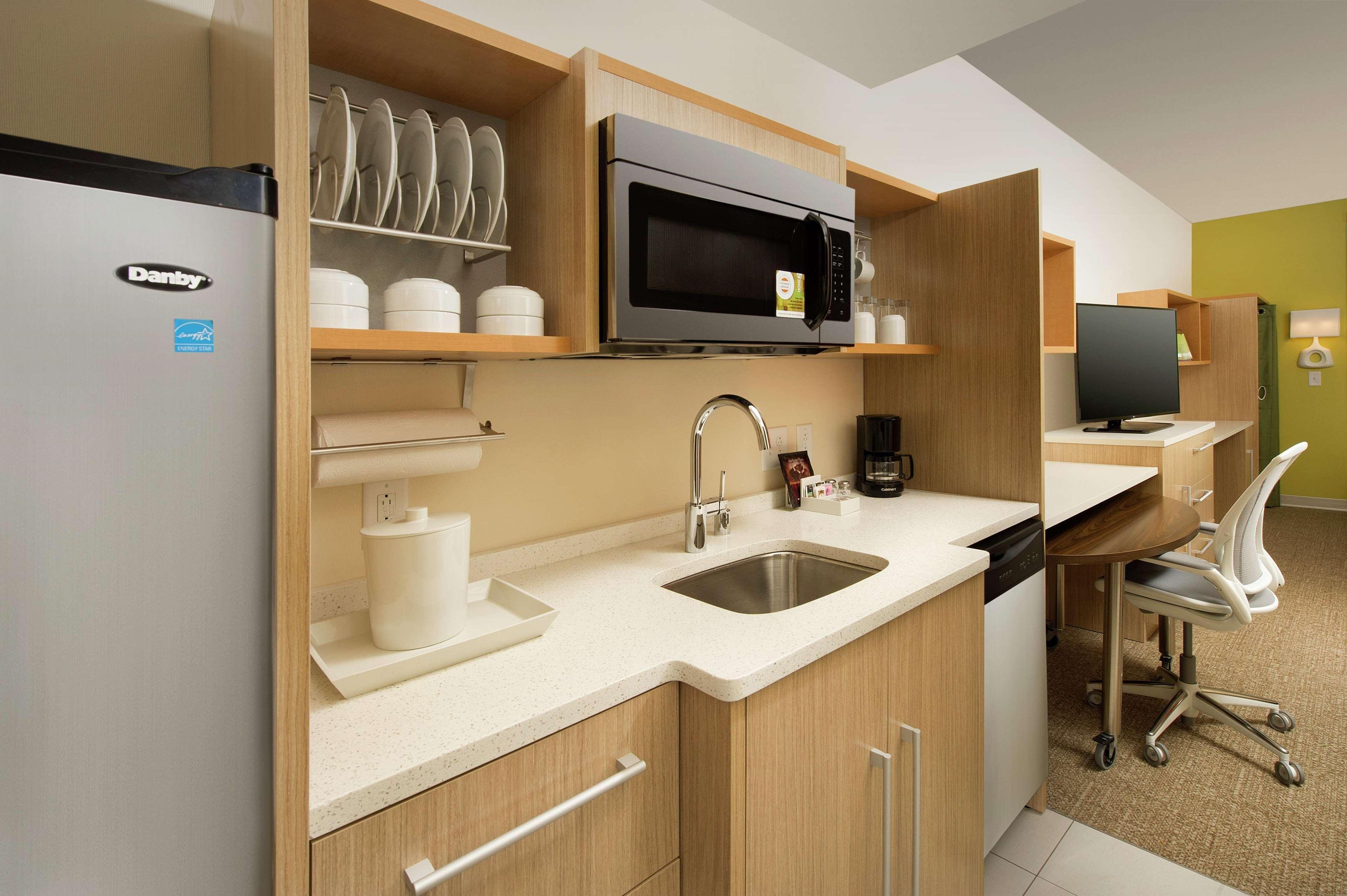 Hotel Home2 By Hilton East Hurstbourne 3*