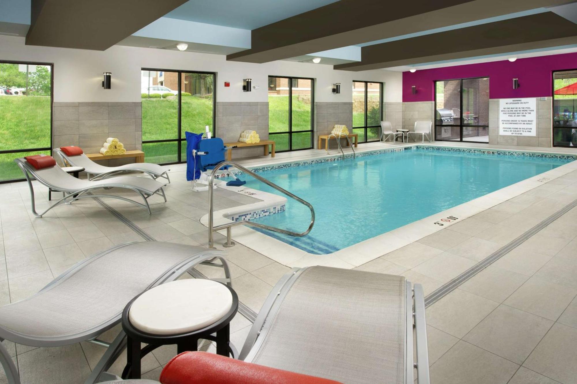 Home2 By Hilton East Hurstbourne 3*