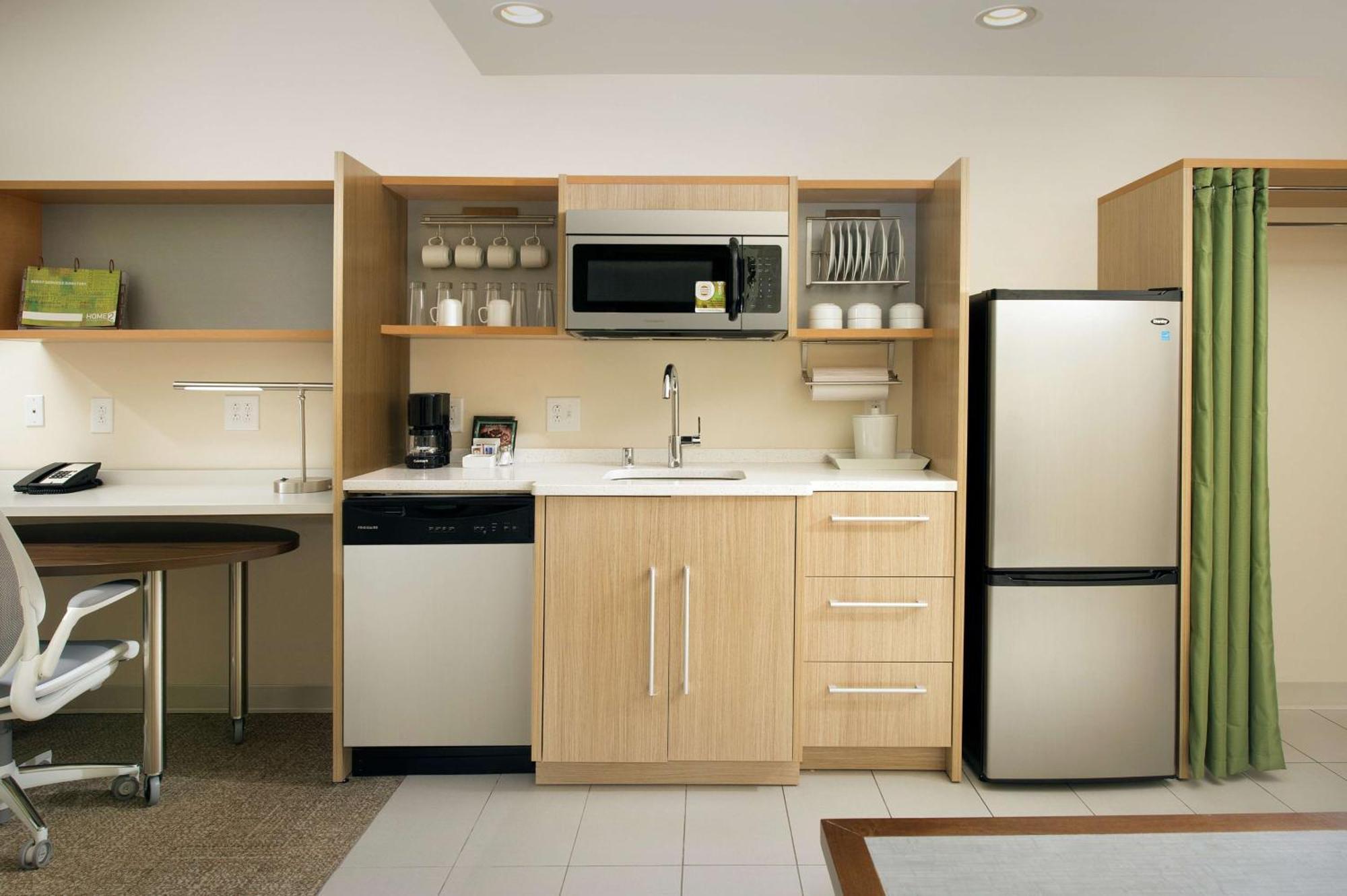 Home2 By Hilton East Hurstbourne Hotel 3*