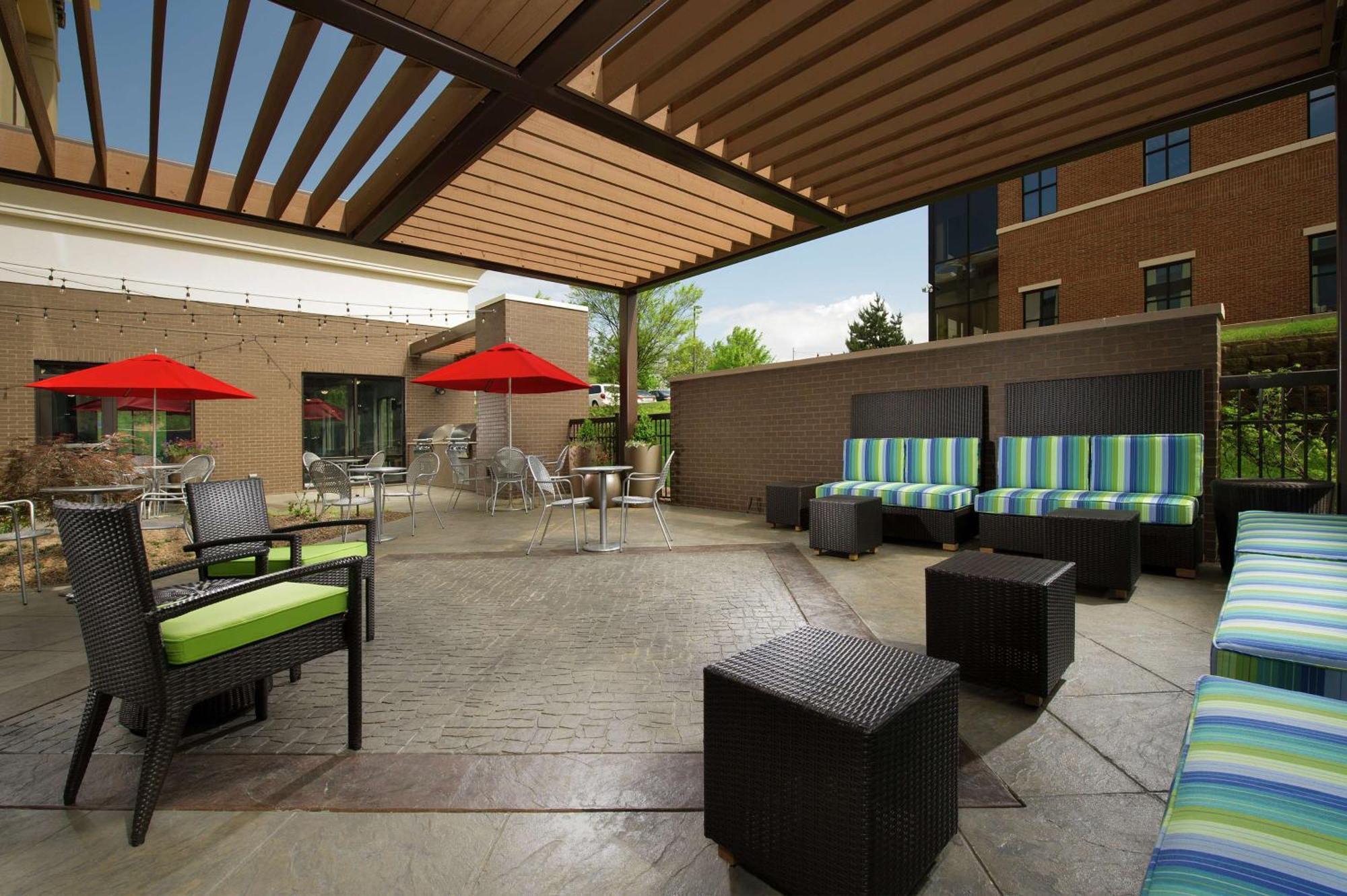 Hotel Home2 By Hilton East Hurstbourne 3*