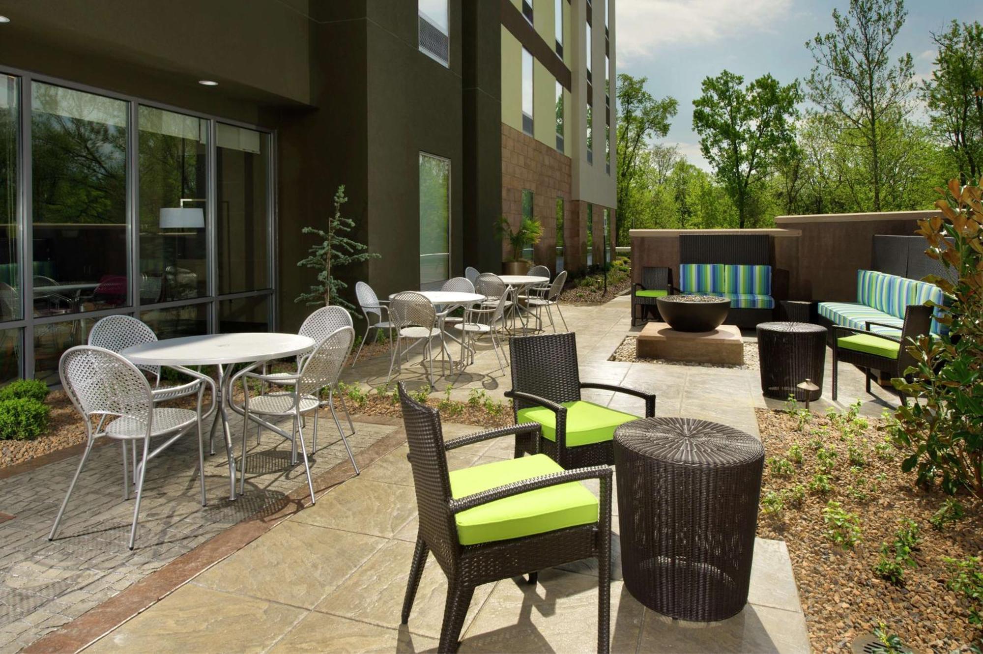 Home2 By Hilton East Hurstbourne 3*
